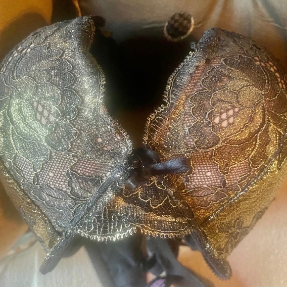 NWT Victoria Secret very sexy push up metallic foiled bra - Picture 7 of 11